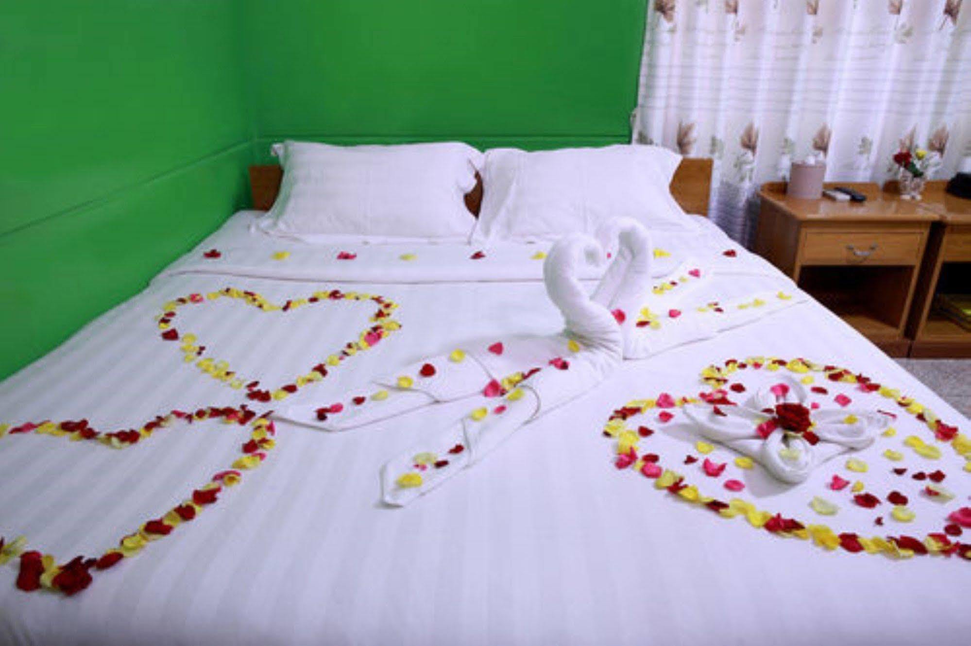 โฮเต็ล วีนัส Hotel มัณฑะเลย์ ภายนอก รูปภาพ