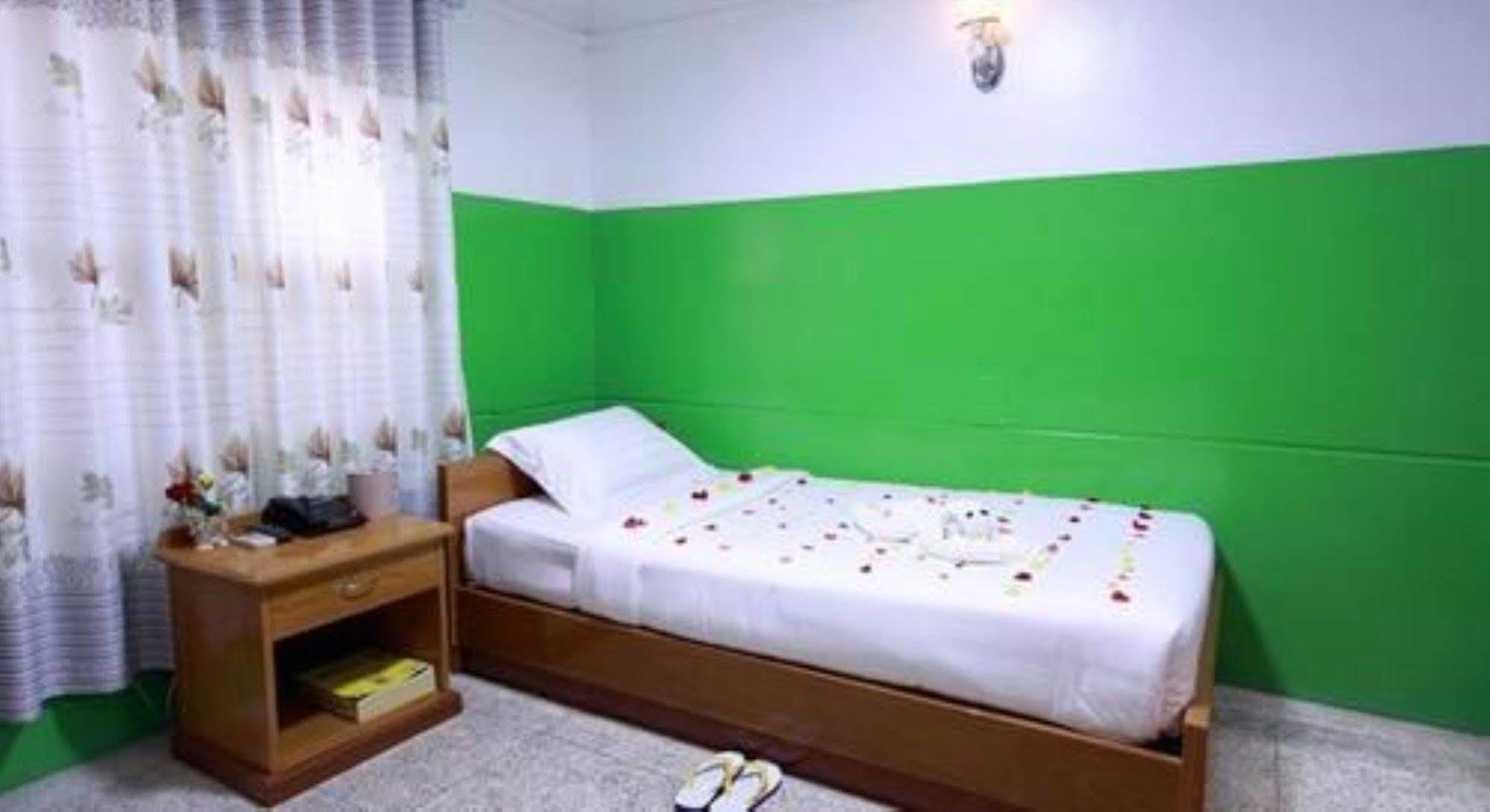 โฮเต็ล วีนัส Hotel มัณฑะเลย์ ภายนอก รูปภาพ